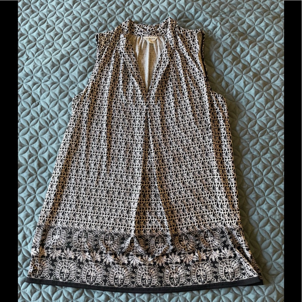 Max Studio Women's Sleeveless top size XS regular